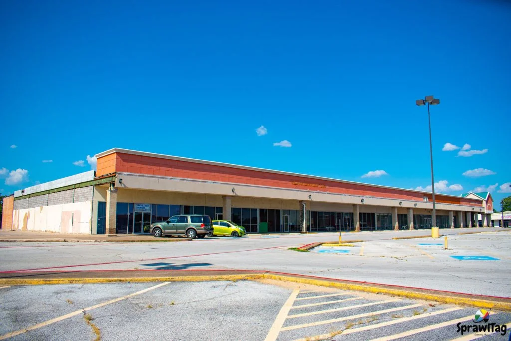 Plymouth Park Shopping Center