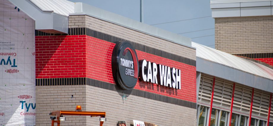 New Tommy's Car Wash in Euless Texas