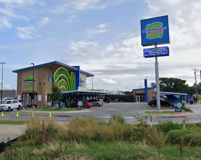 Wash Masters Carwash in Sherman.
